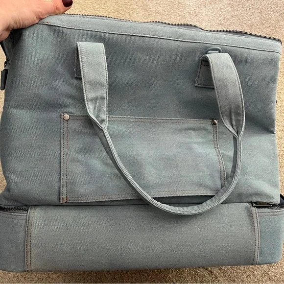 Beis x GAP Weekender Bag - Picture 4 of 5